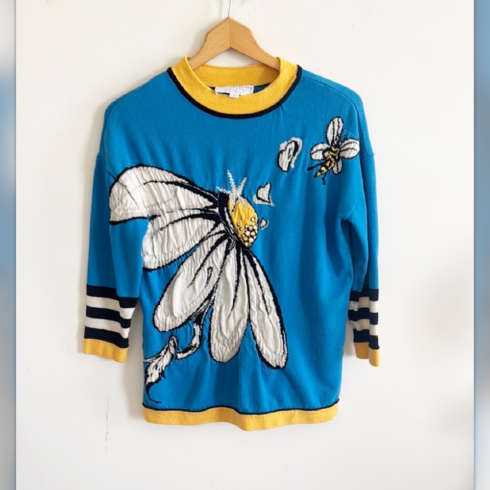 Vintage 90s St. John blue flower bee wool knit sweater size small
